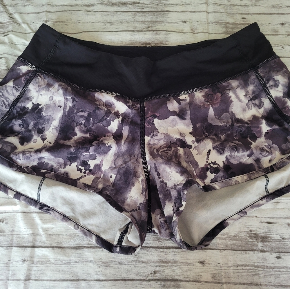 lululemonSpeed Shorts Sz 6 EUC